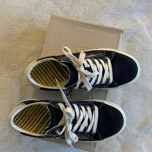 Women’s Taos Footwear.